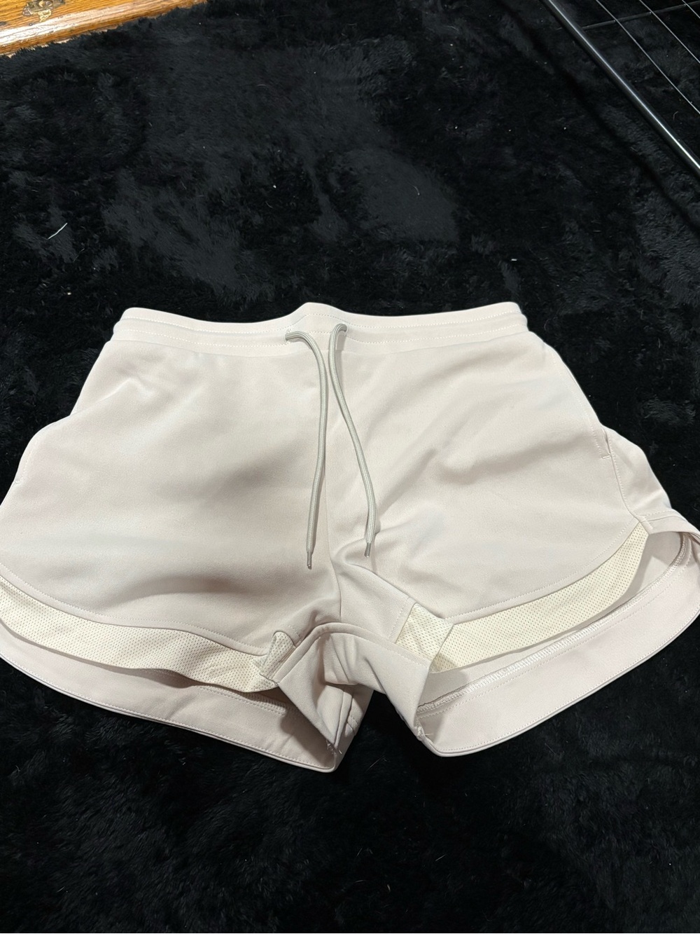 HALARA Cream Athletic Lounge Shorts with Mesh Trim